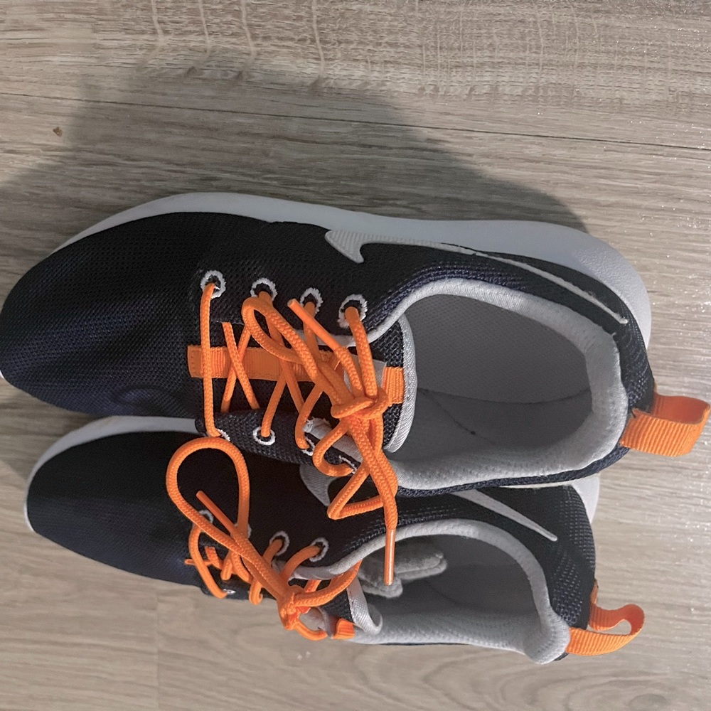 Navy blue women sneakers Nike